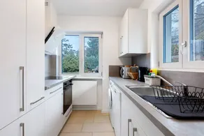 Fully equipped apartment with fast internet, barbeque & garden | Garden view | Perfect for remote work - Image 5