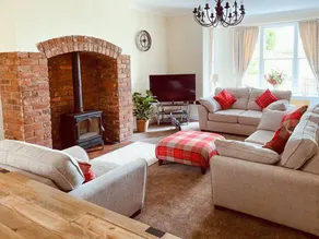 Child-friendly nice cottage with garden - Image 4