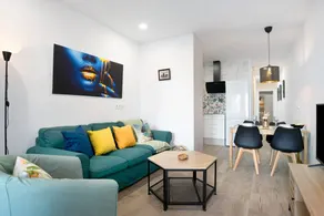 Holiday apartment with terrace | City view | Beach nearby - Image 2