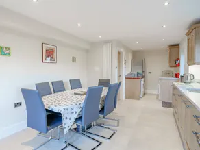 Cottage with barbeque, hot tub & garden - Image 5
