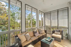 Maison de vacances adaptée aux familles avec terrasse, piscine chauffée et barbecue | Vue lac - Image 3