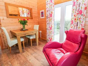 Cottage avec jardin et jacuzzi - Image 4
