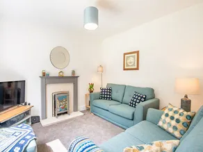 Cottage with garden & barbecue - Image 2