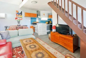 House with terrace & garden | Suitable for remote work - Image 3