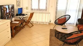 Flat with pool, barbecue & terrace - Image 3
