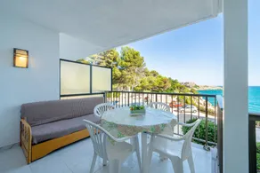 Child-friendly charming flat with garden, terrace & private pool | Garden view | Beach nearby - Image 4