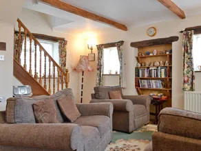 Family-oriented cottage | Dogs allowed - Image 3