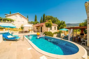 House with barbeque, private pool & terrace - Image 5