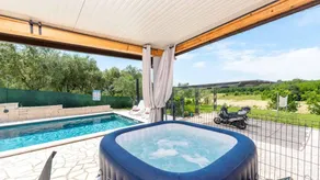 Ferienwohnung mit Terrasse, privatem Pool und Whirlpool - Image 2