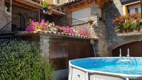 Holiday home with barbeque, garden & pool | River view - Image 2