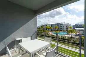 Appartement de vacances avec piscine, internet haut débit et jardin | Vue lac - Image 5