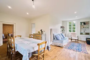 Voll ausgestattetes geräumiges Ferienhaus mit Garten - Image 3