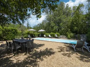 Spacious house with pool, BBQ & terrace - Image 4