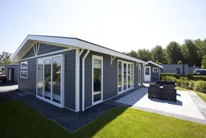 Holiday home with garden & terrace | Pet-friendly - Image 2