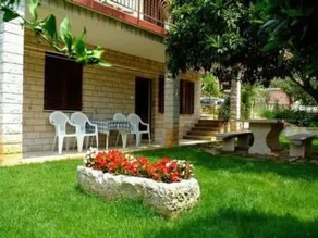 Flat with terrace, barbeque & garden | Nature view - Image 4