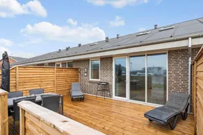 Fully equipped holiday apartment with garden, barbecue & terrace - Image 2