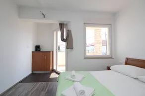 Private room | Next to the beach - Image 2