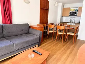 Charming apartment with garden, heated pool & terrace | Next to the ski | Dogs allowed - Image 2