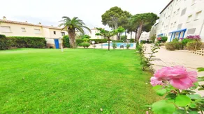 Nice flat with pool, garden & terrace | Mountain view | Close to the beach | Pets are welcome - Image 5