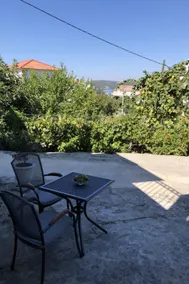 Atractivo apartamento vacacional con barbacoa, terraza y jardín - Image 5