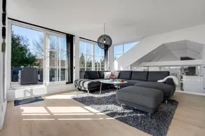 Child-friendly spacious house with hot tub, garden & barbecue | Beach nearby | Pets allowed - Image 3