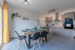 Holiday home with terrace, barbeque & garden - Image 2