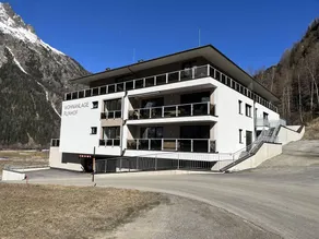 Apartment with terrace - Image 2