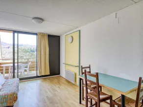 Children-friendly condo with pool | Water view - Image 3