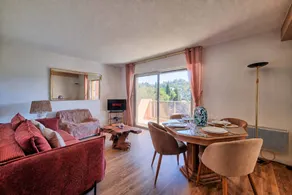 Gradevole appartamento totalmente attrezzato con terrazza | Vista sulla montagna | Perfetto per il lavoro da remoto - Image 2
