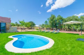Villa with private pool, BBQ & garden - Image 3