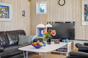 Fully equipped holiday home with BBQ, sauna & hot tub - Image 3