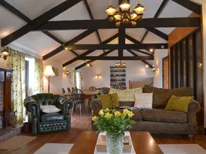 Family-friendly lovely cottage with BBQ & garden | Pets are welcome - Image 2