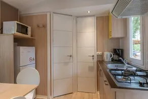 Mobile Home 'Mobil-home C - 1-4 Pers' with Shared Pool, Private Terrace and Shared Garden - Image 4