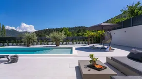 Holiday apartment with private pool, terrace & barbecue - Image 3
