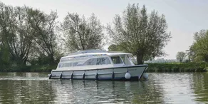 Boat with garden & terrace - Image 2