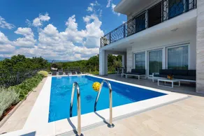 Holiday home with pool for 8 people - Image 5