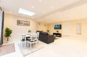 House with fast internet & garden - Image 2
