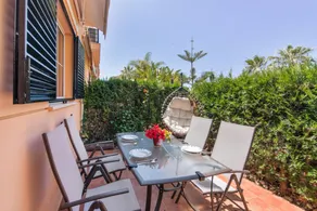 Maison de vacances avec jardin, terrasse et internet haut débit | Vue jardin | Idéale pour le télétravail - Image 2