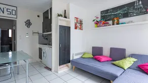 Appartement de vacances avec jardin, terrasse et piscine - Image 3