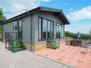 Cottage with BBQ & garden | Beach view - Image 3