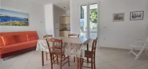 Family-oriented wonderful flat with BBQ, terrace & garden | Garden view - Image 2