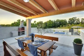 House with private pool, barbeque & terrace - Image 3
