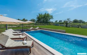 Family-friendly lovely villa with terrace, pool & barbecue - Image 4