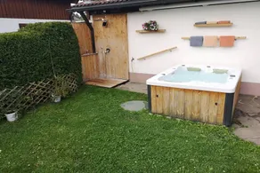 House with jacuzzi, BBQ & garden - Image 5