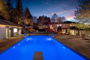 Exclusive Luxury Resort: Heated Pool & Pickleballs - Image 5