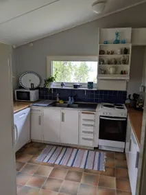 Holiday home with terrace, garden & barbecue - Image 4