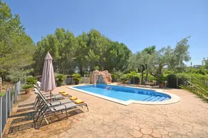Cottage with barbeque, garden & private pool | Dogs allowed - Image 4