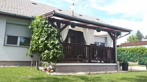 Holiday home with terrace, garden & BBQ - Image 4