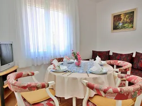 Lovely apartment with BBQ, terrace & garden | Sea view - Image 5