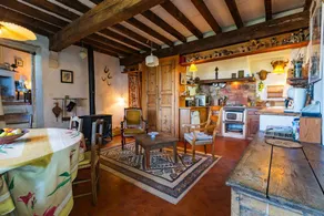 Apartamento vacacional con barbacoa, terraza y jardín | Vistas a la montaña - Image 4